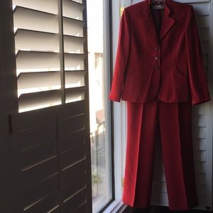 Red Tahari polyester woman lined pants suit